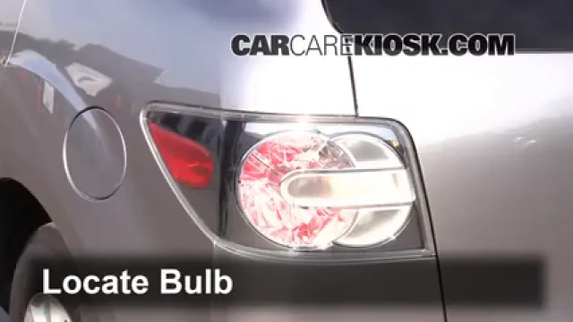 2011 Mazda CX-7 Sport 2.5L 4 Cyl. Éclairage Feu clignotant arrière (remplacer l'ampoule)